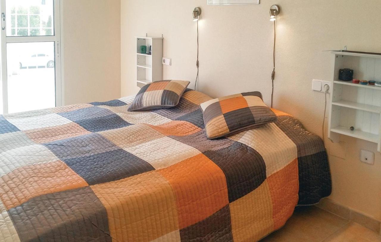 Cozy Home In Orihuela Costa With Kitchen Dehesa de Campoamor  Ngoại thất bức ảnh