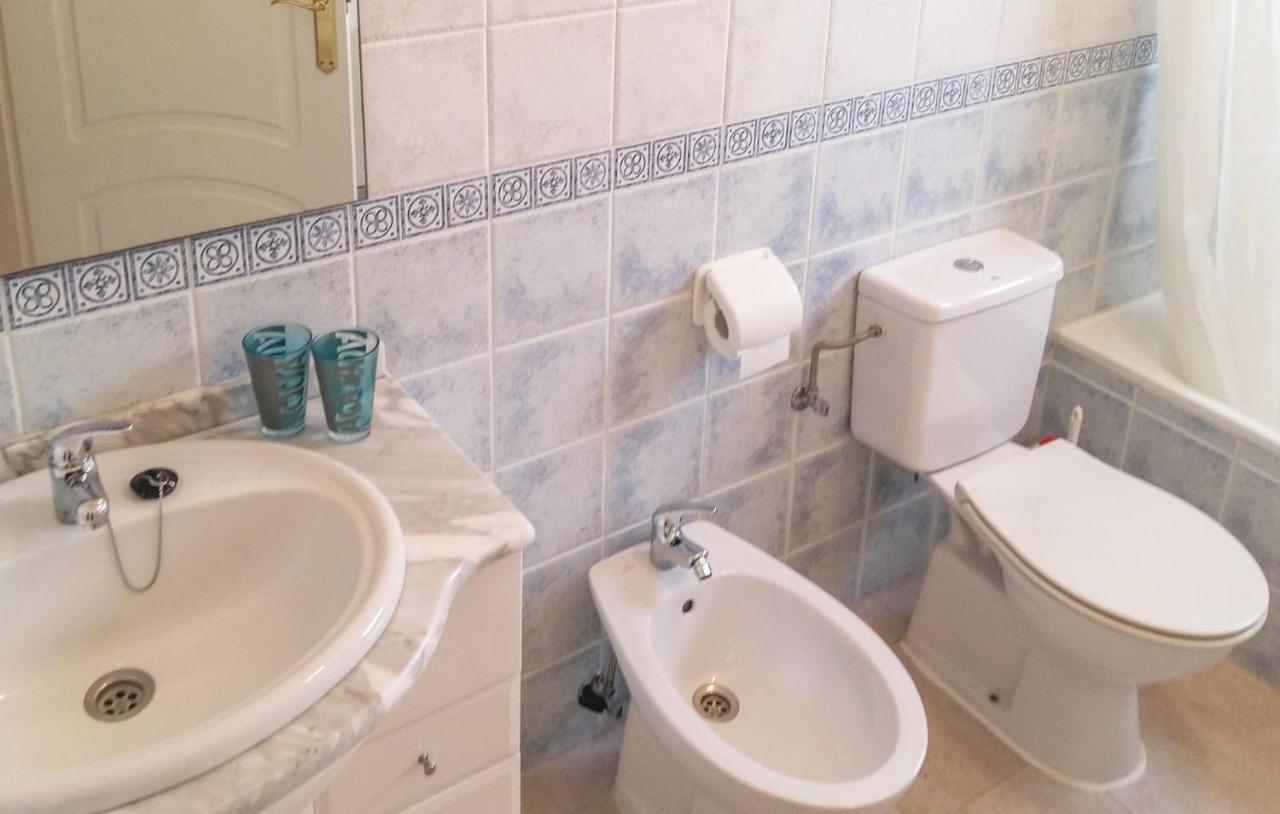 Cozy Home In Orihuela Costa With Kitchen Dehesa de Campoamor  Ngoại thất bức ảnh